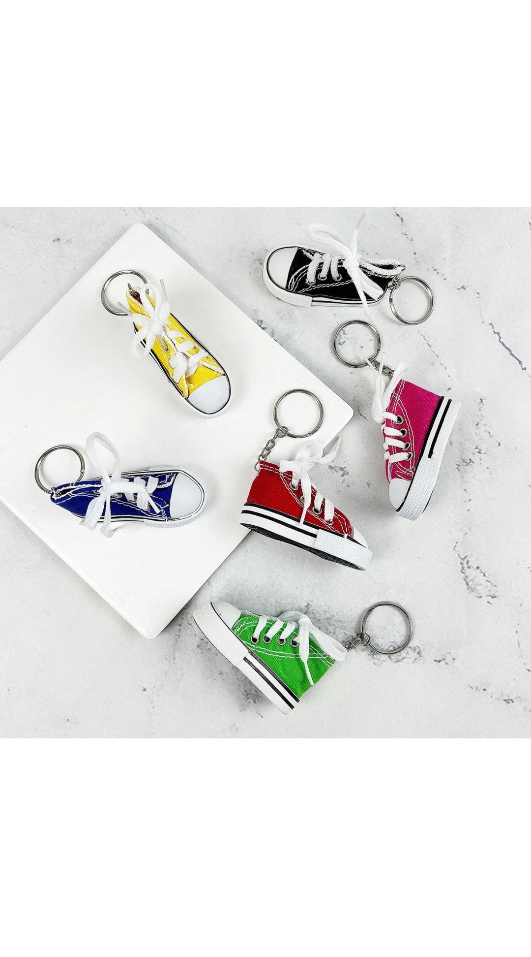 Mini Shoes Keychain, Stylish, Accessories for Perfect Gift, Backpacks, Key Chains, Great Party Favor Novelty Toy Shoes (1 Pc)