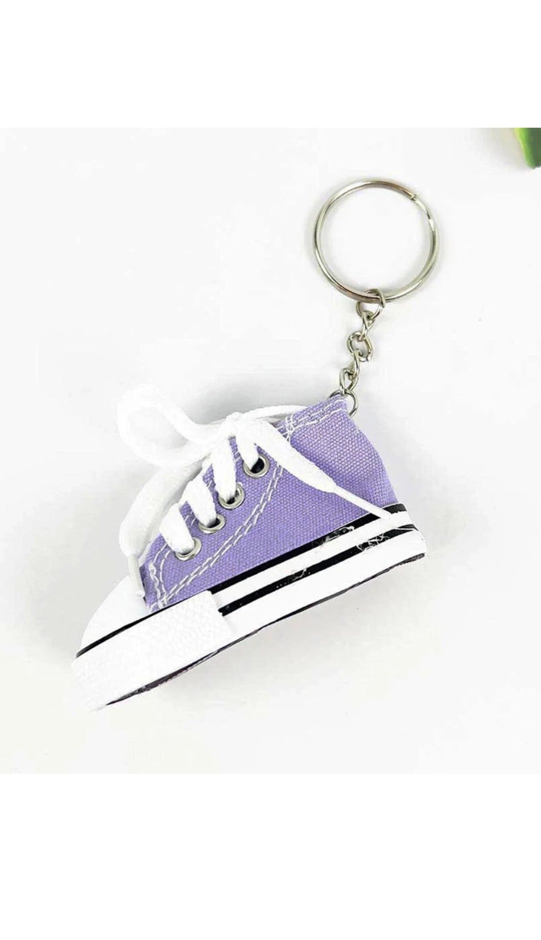Mini Shoes Keychain, Stylish, Accessories for Perfect Gift, Backpacks, Key Chains, Great Party Favor Novelty Toy Shoes (1 Pc)